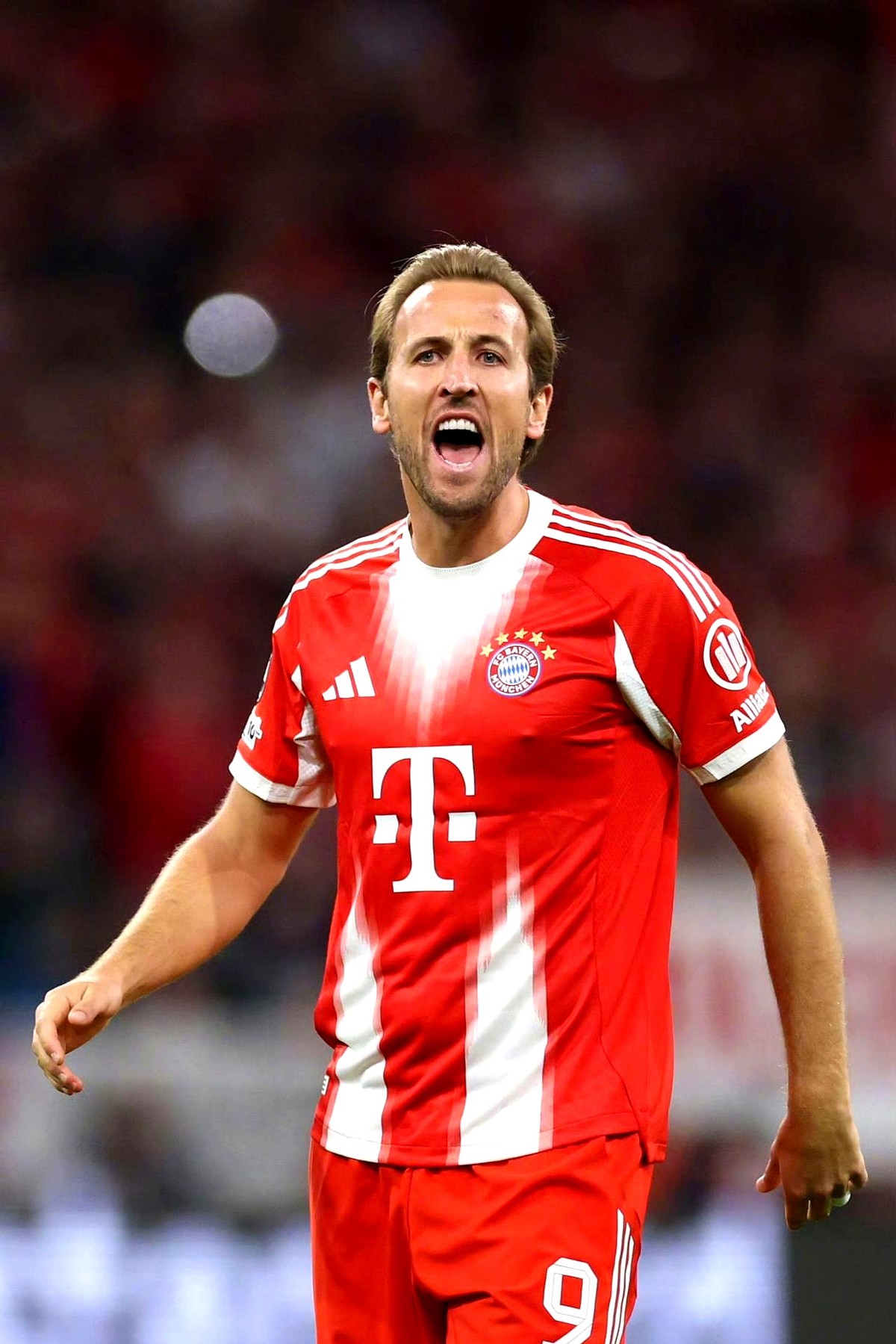 在线娱乐-赛地聚焦：欧超杯国际比赛日热度飙升，拜仁慕尼黑门线救险，压力陡增，年轻球员得到机会的简单介绍